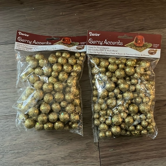 New in bag DARICE floral berry foam balls, gold - Picture 1 of 3